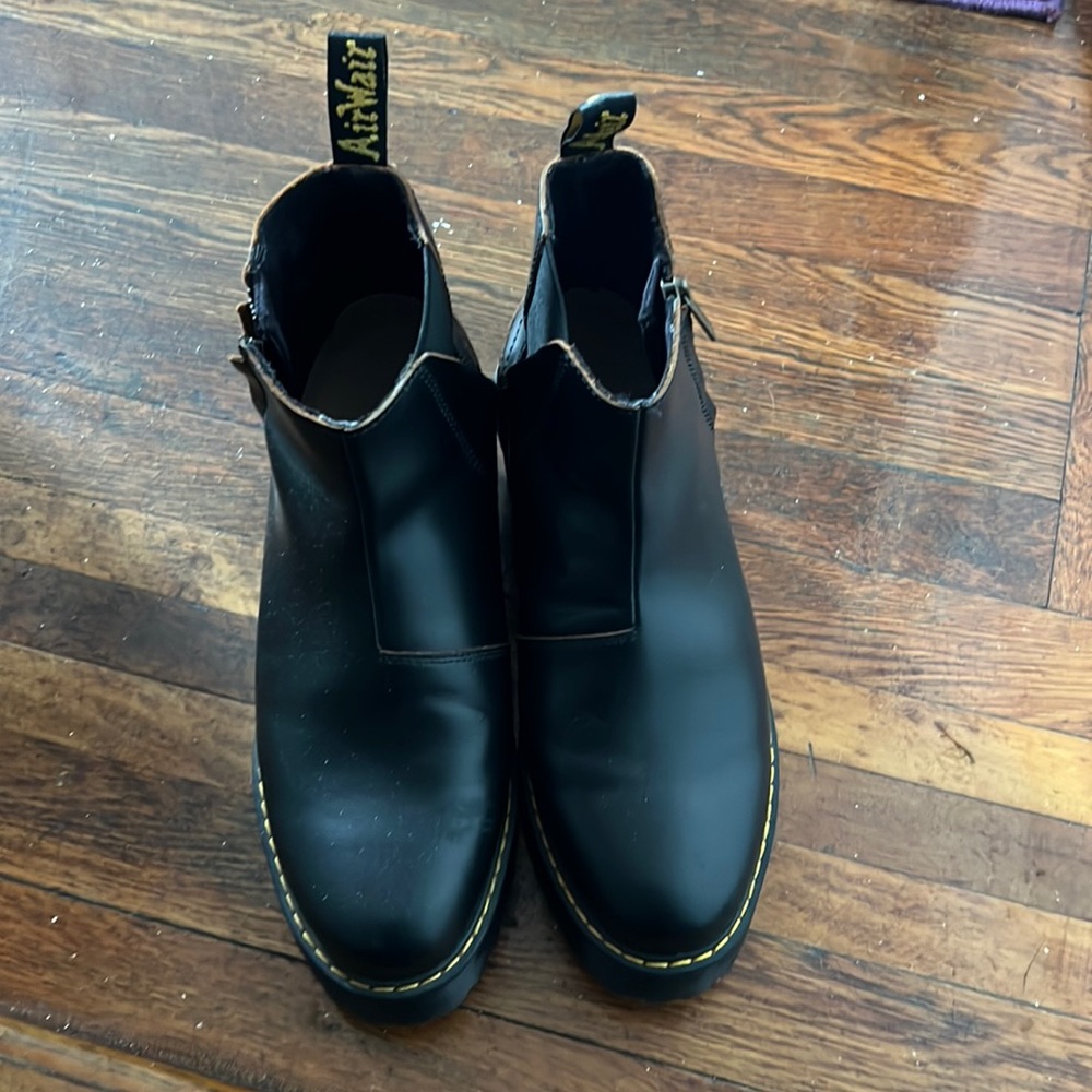 Black, size 9 (US), near new condition.
